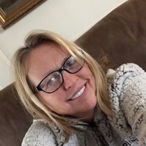 Meet your Posher, Deb